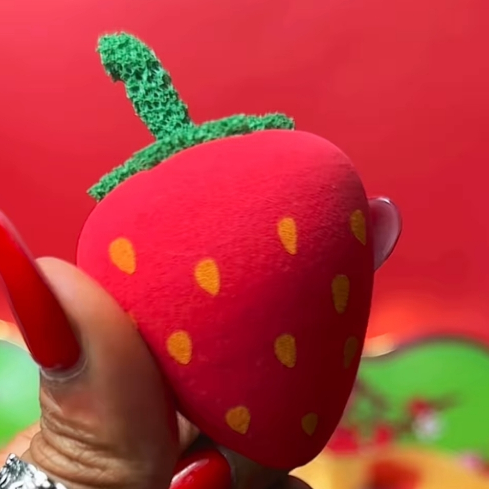 Strawberry Shortcake PR Box Full Makeup Collection Set 🍓 - Picture 12 of 15